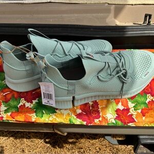 UNOS Teal Sneakers NEW Unisex Women’s 9.5-10 Men’s 8-9